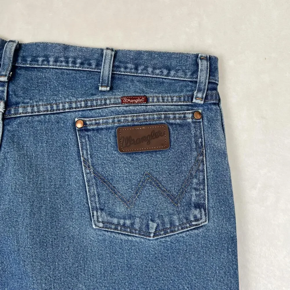 Wrangler Jeans Mens 42x32 Blue Regular Straight Denim Medium Wash 1031MWZDN